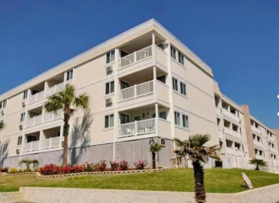 Perfect Location At The Beach! 1St Floor Unit ! Мертл-Біч Екстер'єр фото